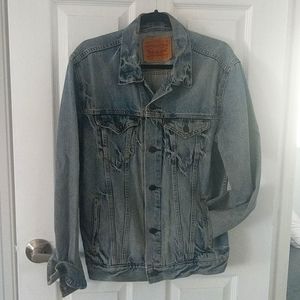 Vintage Levi's jean trucker jacket amazing fit